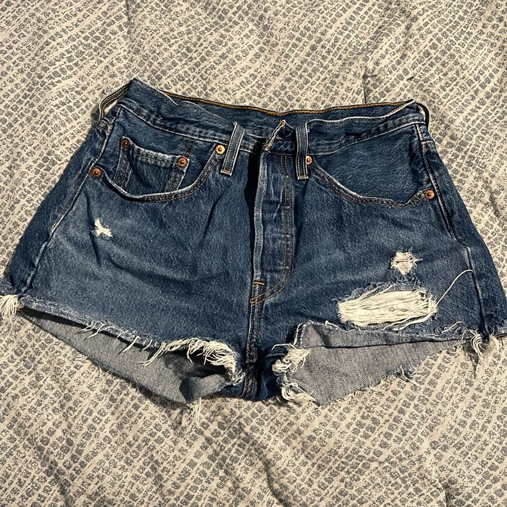 Dark blue Levi 501 shorts